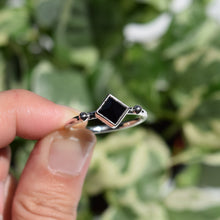Load image into Gallery viewer, Onyx Point Double Dot Ring