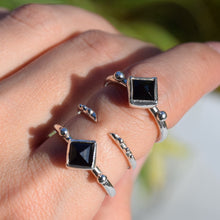 Load image into Gallery viewer, Onyx Point Double Dot Ring
