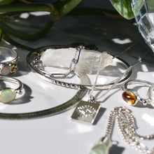 Load image into Gallery viewer, Raíz Cuff Bracelet