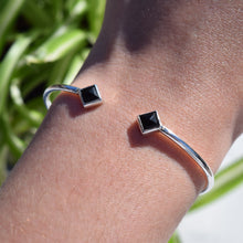 Load image into Gallery viewer, Twin Onyx Point Cuff Bracelet