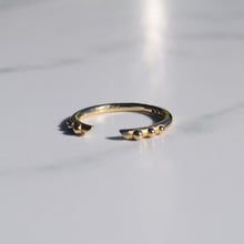 Load image into Gallery viewer, Raíz Cuff Ring
